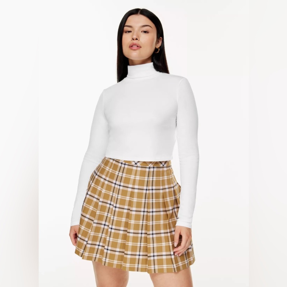 NWOT Aritzia Sunday Best Freshman white Cropped Turtleneck